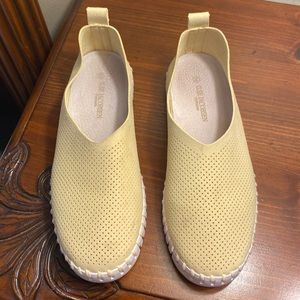 Isle Jacobson flats.  Size 36